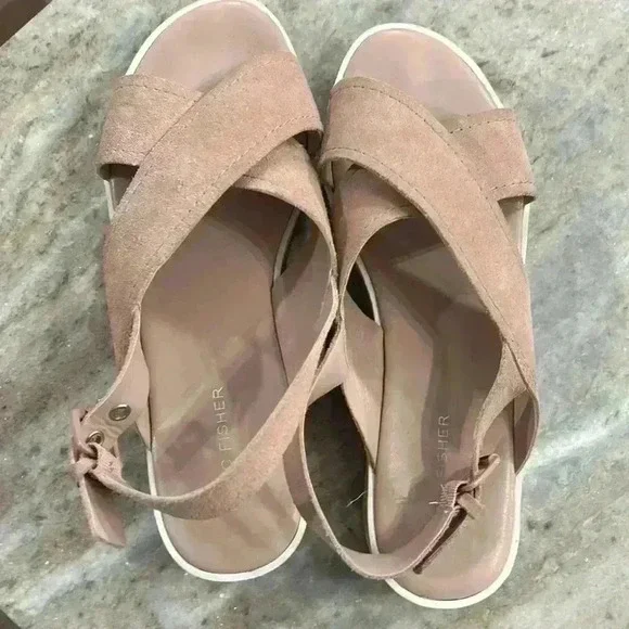 Marc Fisher Women’s Sandals Suede Blush Color Sz 9M - Picture 7 of 14